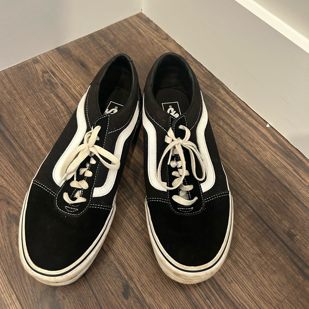 Vans black and white